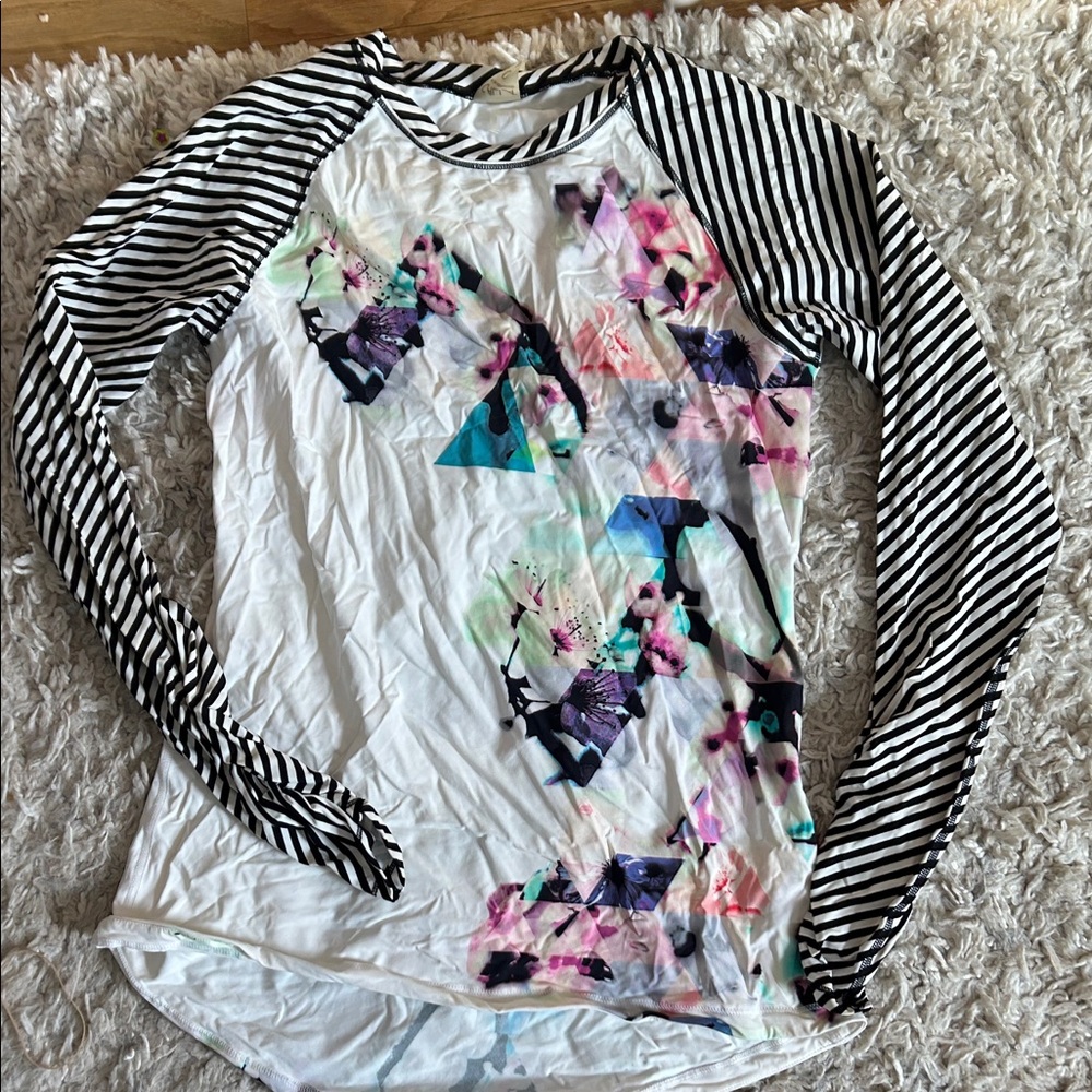 CALIA by Carrie Underwood Striped Sleeve Abstract Print Top